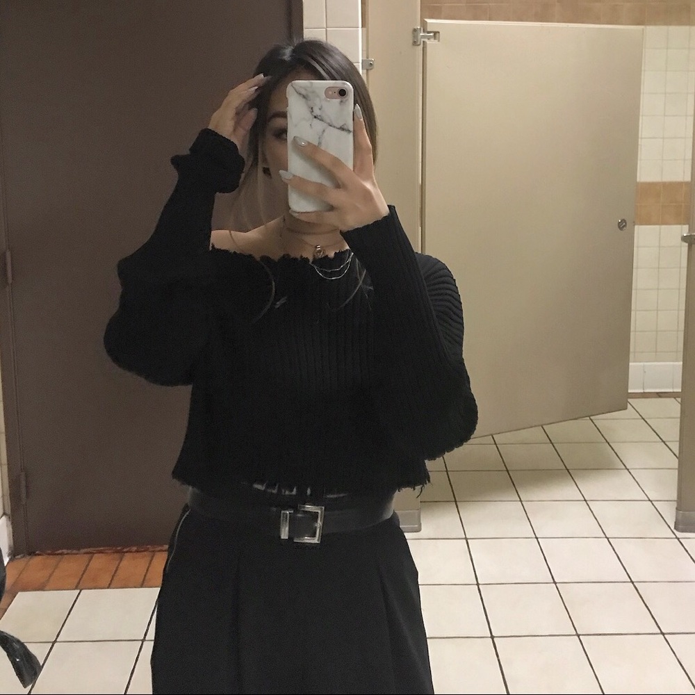 Crop sweater distressed